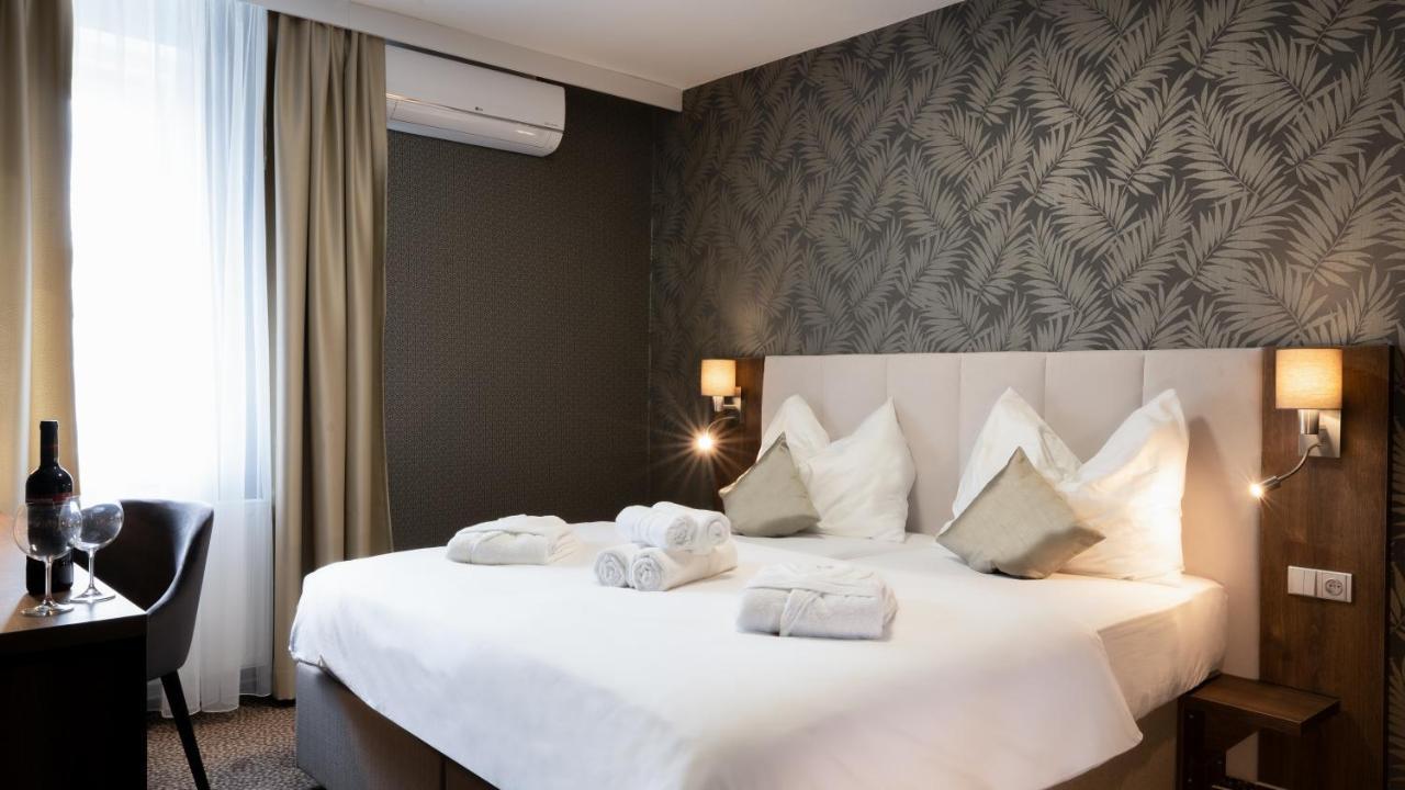 Hotel Karolina Ланшкроун Екстер'єр фото