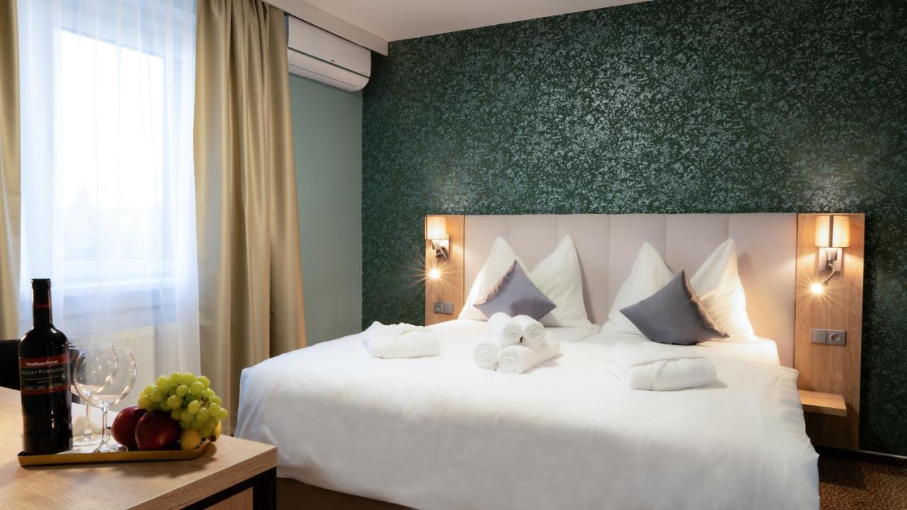 Hotel Karolina Ланшкроун Екстер'єр фото