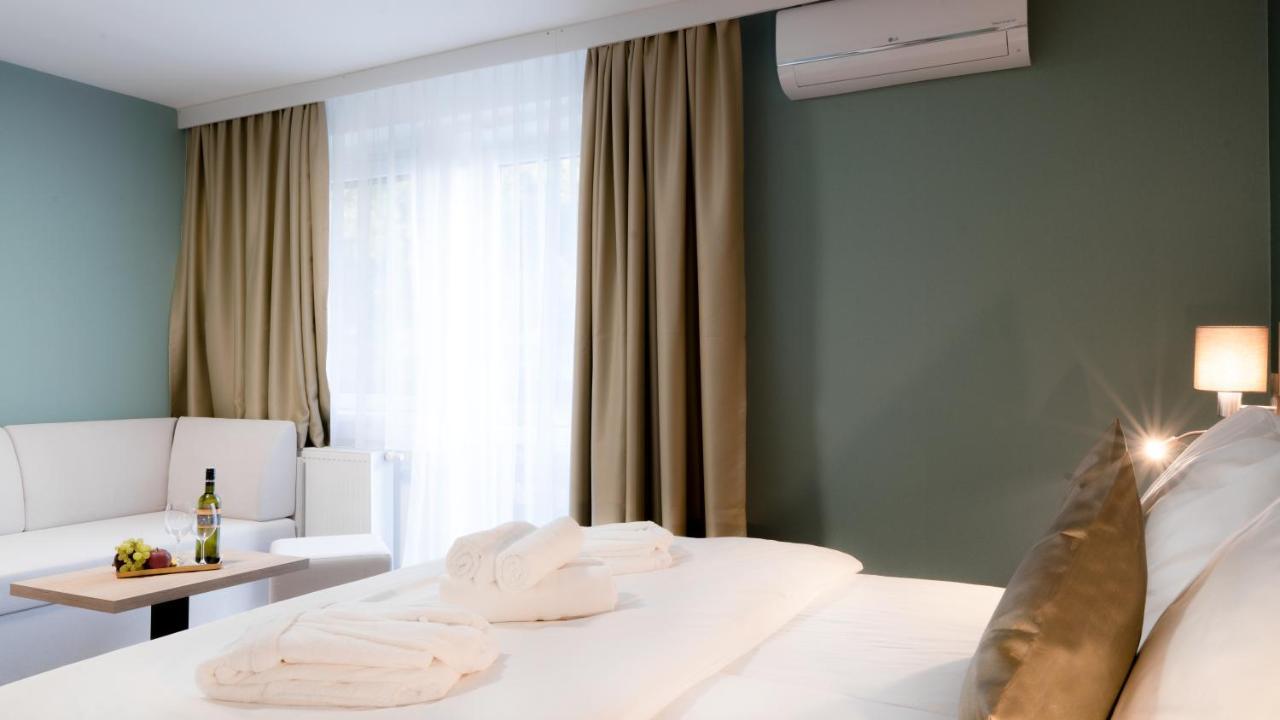 Hotel Karolina Ланшкроун Екстер'єр фото