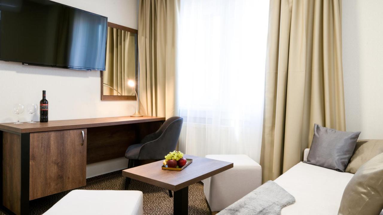 Hotel Karolina Ланшкроун Екстер'єр фото
