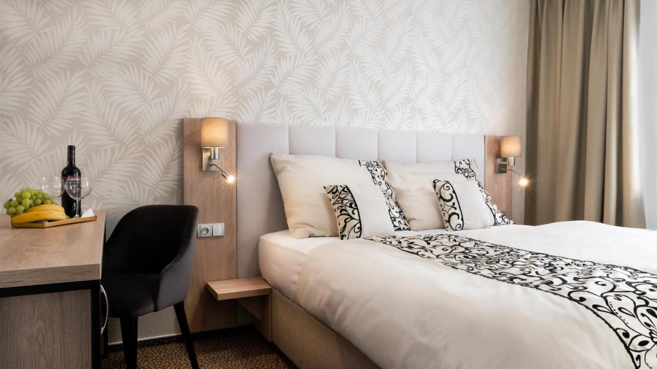 Hotel Karolina Ланшкроун Екстер'єр фото