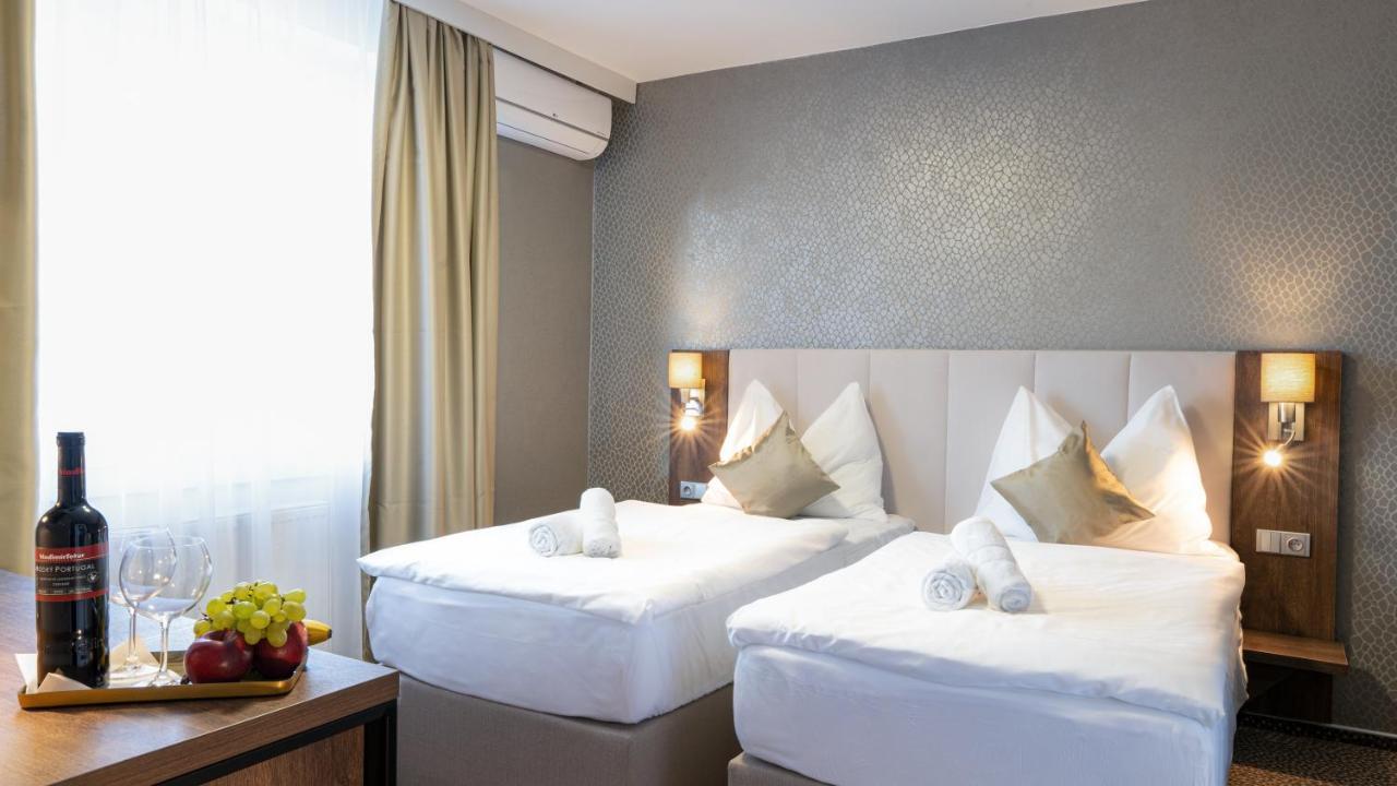 Hotel Karolina Ланшкроун Екстер'єр фото